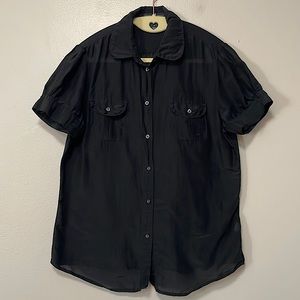 Gap black shirt. Button down, semi length 21 1/2”, pit to pit 19”.